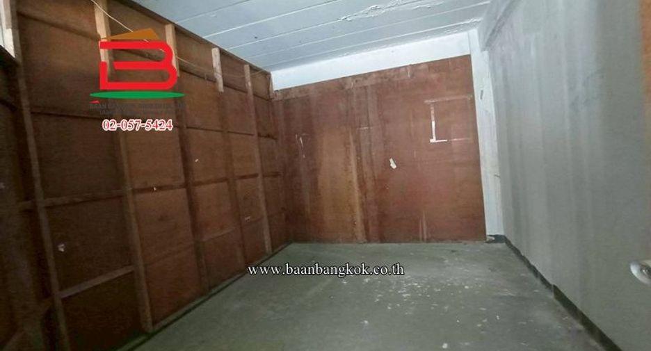For sale 2 bedrooms retail Space in Chom Thong, Bangkok