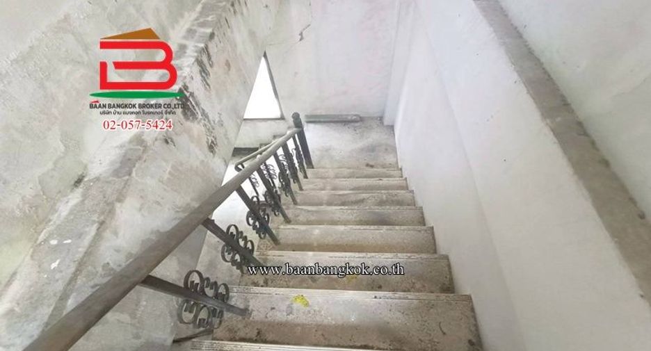 For sale 2 bedrooms retail Space in Chom Thong, Bangkok