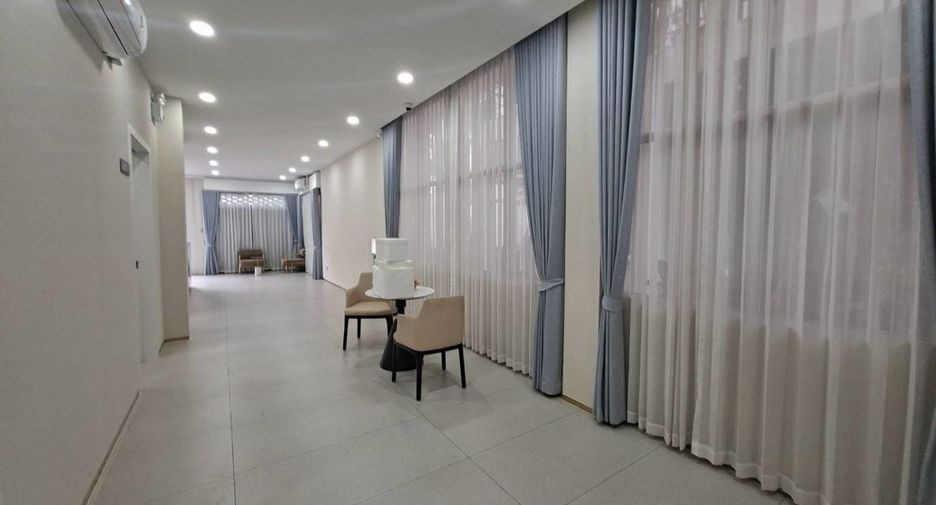 Gewerbefläche zum Kauf in Mueang Ang Thong, Ang Thong