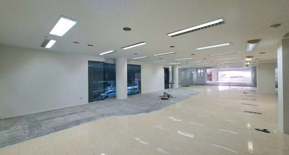 For rent retail Space in Khlong Toei, Bangkok