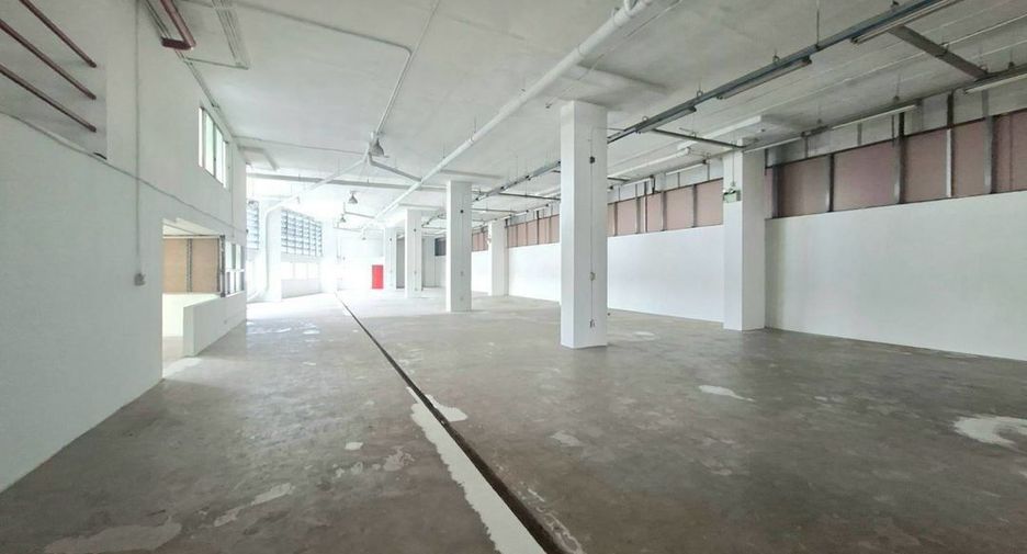 For rent retail Space in Khlong Toei, Bangkok