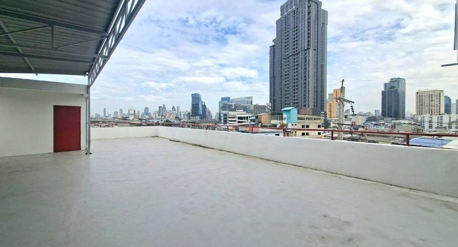 For rent retail Space in Khlong Toei, Bangkok