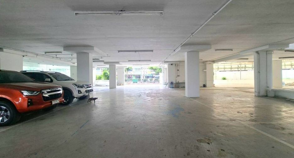 For rent retail Space in Khlong Toei, Bangkok