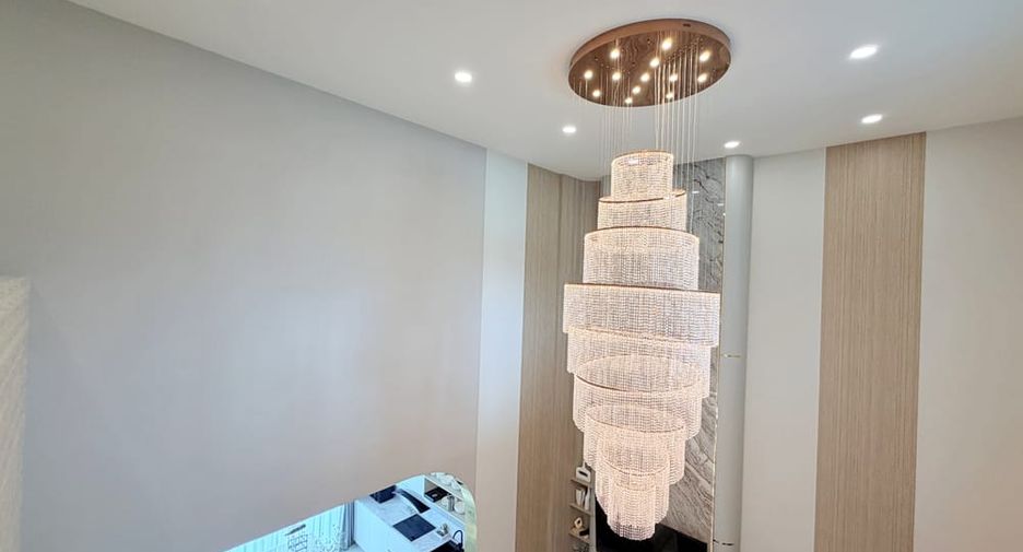 À louer 4 chambres villa à Huay Yai, Pattaya