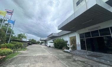 À louer et à vendre 8 chambres entrepôt à Mueang Samut Prakan, Samut Prakan