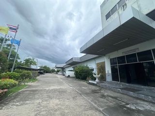 For rent 8 bedrooms warehouse in Mueang Samut Prakan, Samut Prakan