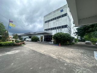 For rent 8 bedrooms warehouse in Mueang Samut Prakan, Samut Prakan