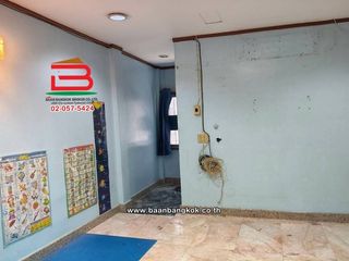 For sale 4 bedrooms retail Space in Khlong San, Bangkok