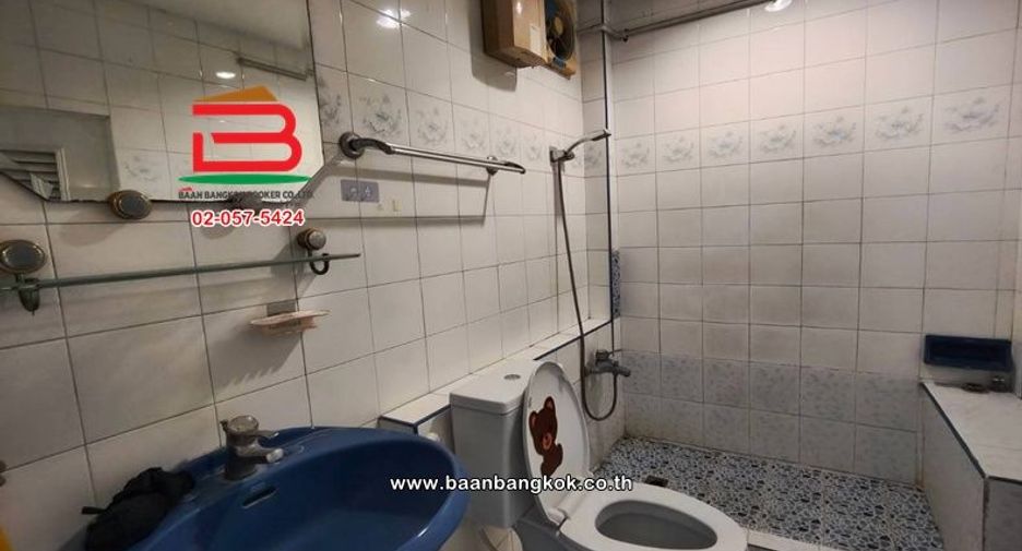 For sale 4 bedrooms retail Space in Khlong San, Bangkok