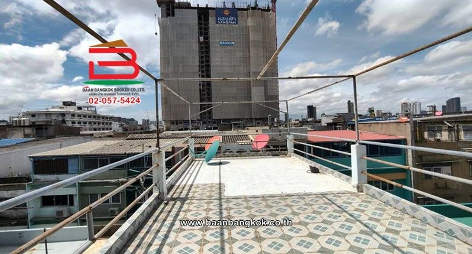 For sale 4 bedrooms retail Space in Khlong San, Bangkok