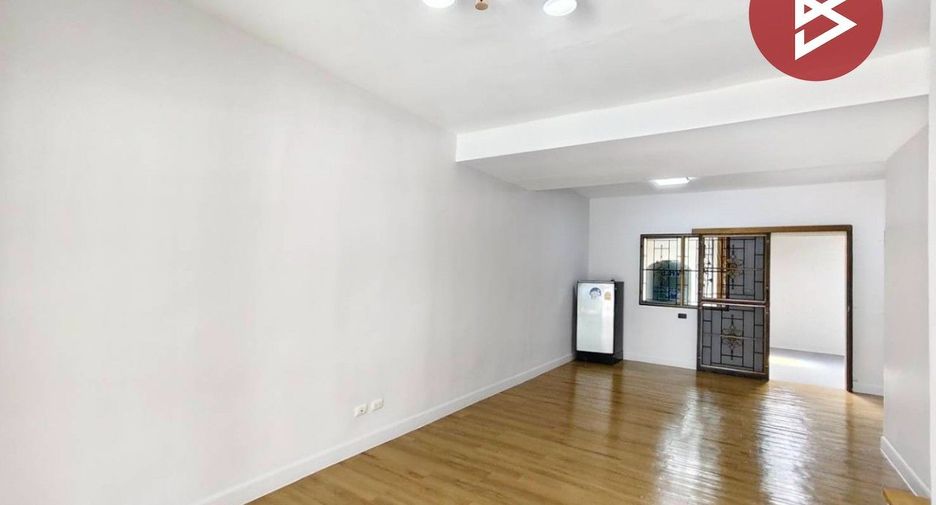 Reihenhaus zum Kauf mit 3 Zimmer in Bang Khun Thian, Bangkok