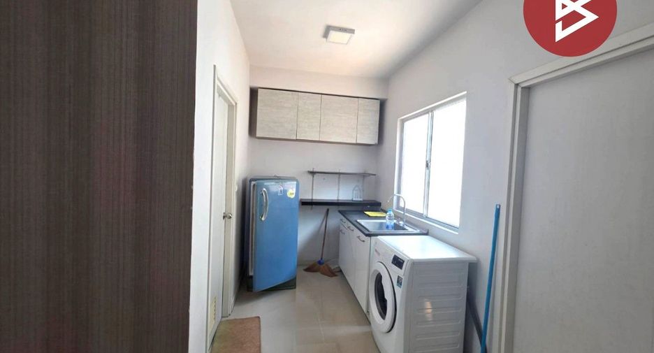 For sale 3 bedrooms townhouse in Khlong Luang, Pathum Thani