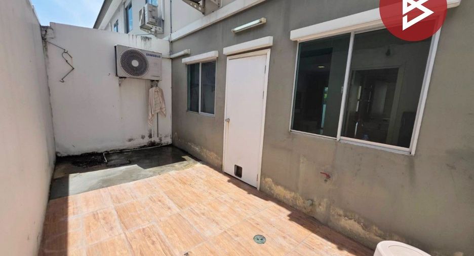 For sale 3 bedrooms townhouse in Khlong Luang, Pathum Thani