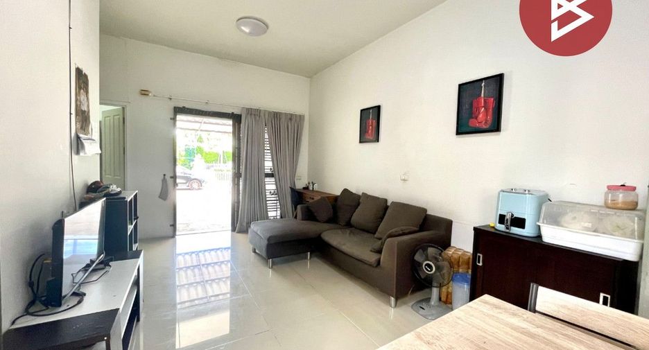 For sale 2 ベッドルーム townhouse in Phan Thong, Chonburi