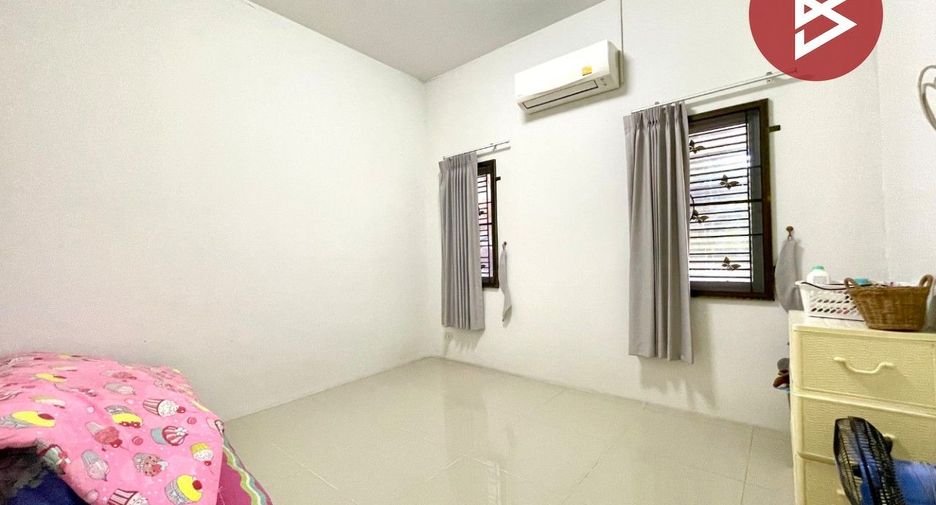 For sale 2 ベッドルーム townhouse in Phan Thong, Chonburi
