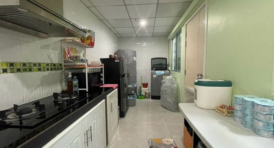 For sale 3 bedrooms townhouse in Sai Noi, Nonthaburi