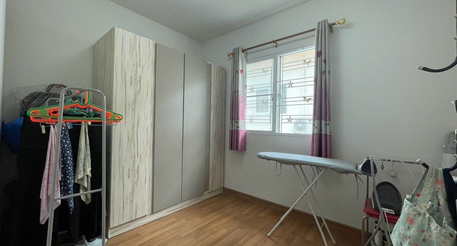 For sale 3 bedrooms townhouse in Sai Noi, Nonthaburi