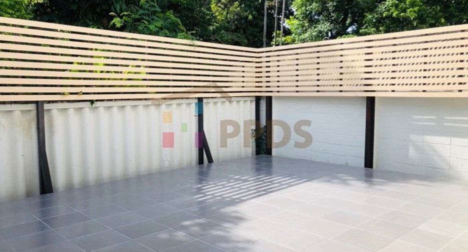 Haus zur Miete mit 3 Zimmer in Watthana, Bangkok