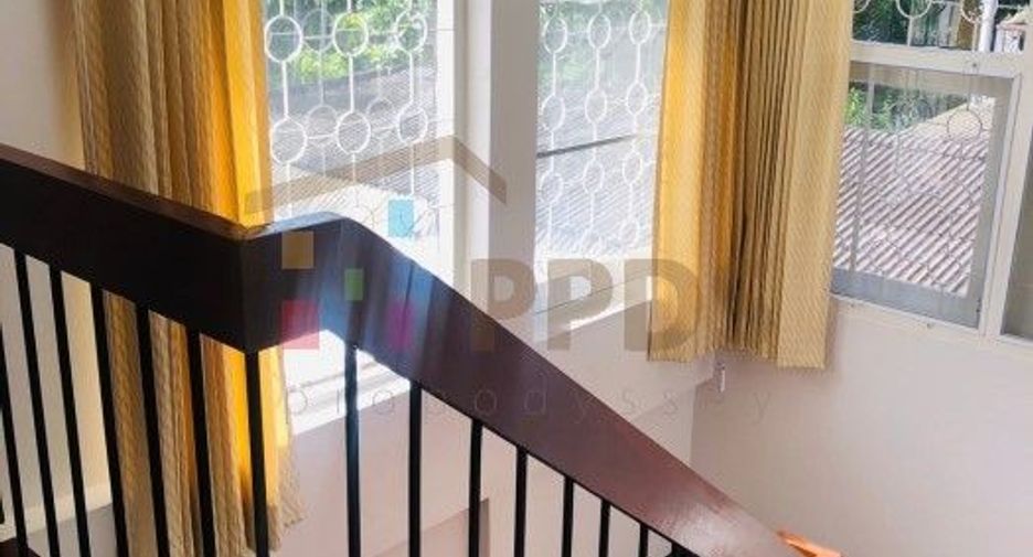 Haus zur Miete mit 3 Zimmer in Watthana, Bangkok