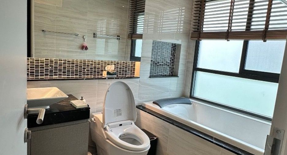 For sale 4 bedrooms house in Prawet, Bangkok