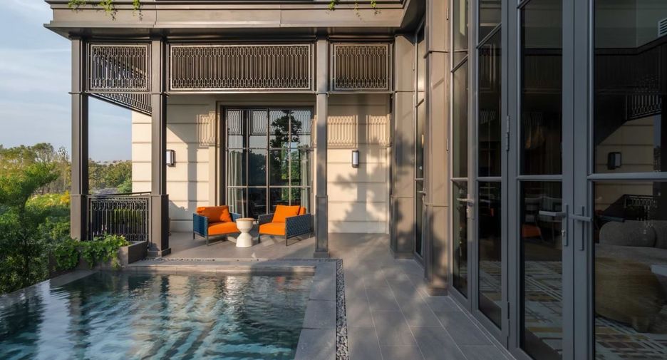 For sale 4 bedrooms house in Lat Phrao, Bangkok