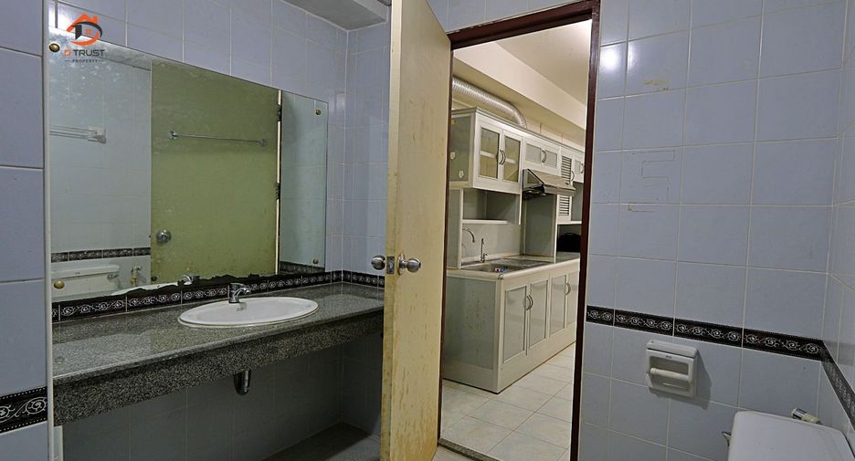 Продажа 3 спальни торговое помещение в Сампхантхащонг, Бангкок