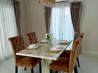 Casa en alquiler de 5 habitaciones en Bang Lamung, Chonburi