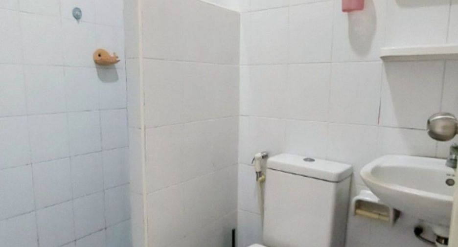For sale 3 bedrooms townhouse in Phan Thong, Chonburi