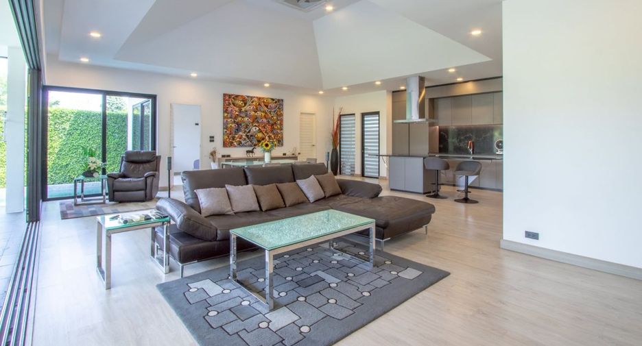For sale 3 bedrooms house in Huay Yai, Pattaya