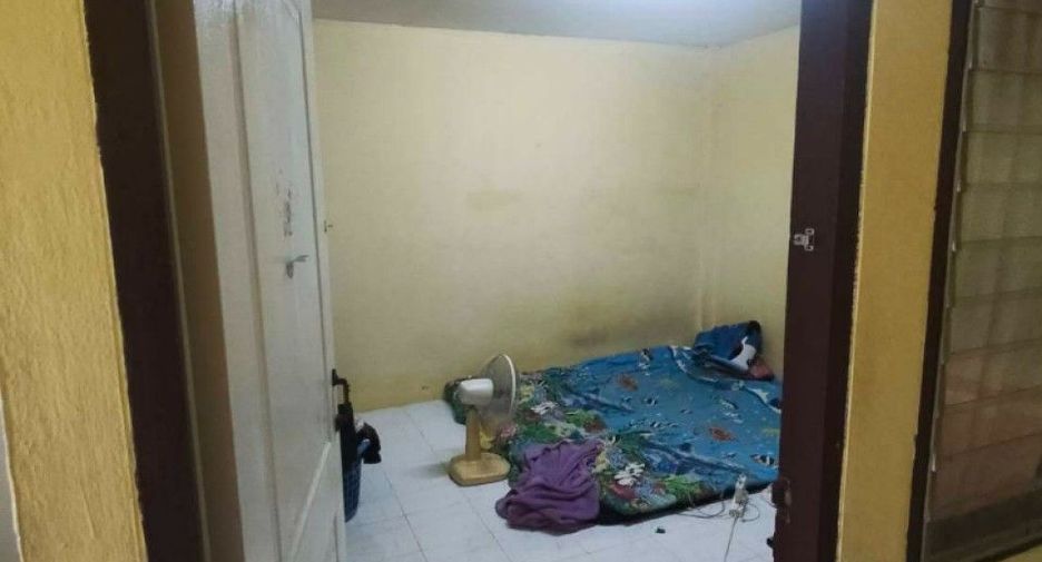 出售 1 卧室 联排别墅 在 Mueang Chon Buri, Chon Buri