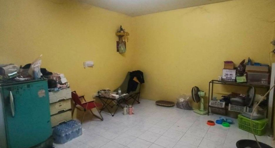 出售 1 卧室 联排别墅 在 Mueang Chon Buri, Chon Buri