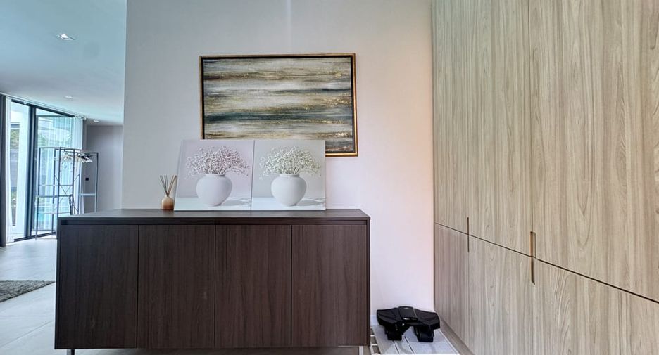 For rent and for sale 3 bedrooms villa in Bang Lamung, Chonburi