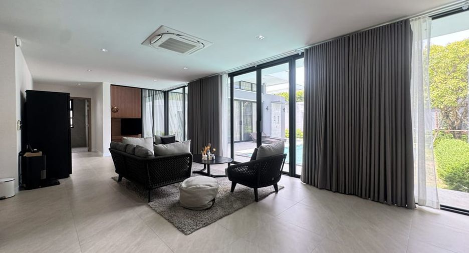 For rent and for sale 3 bedrooms villa in Bang Lamung, Chonburi