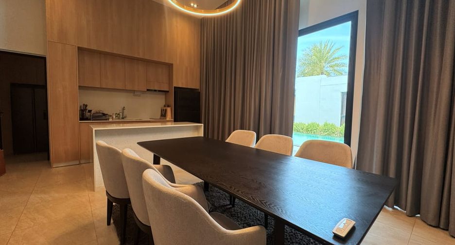 For rent and for sale 3 bedrooms villa in Bang Lamung, Chonburi