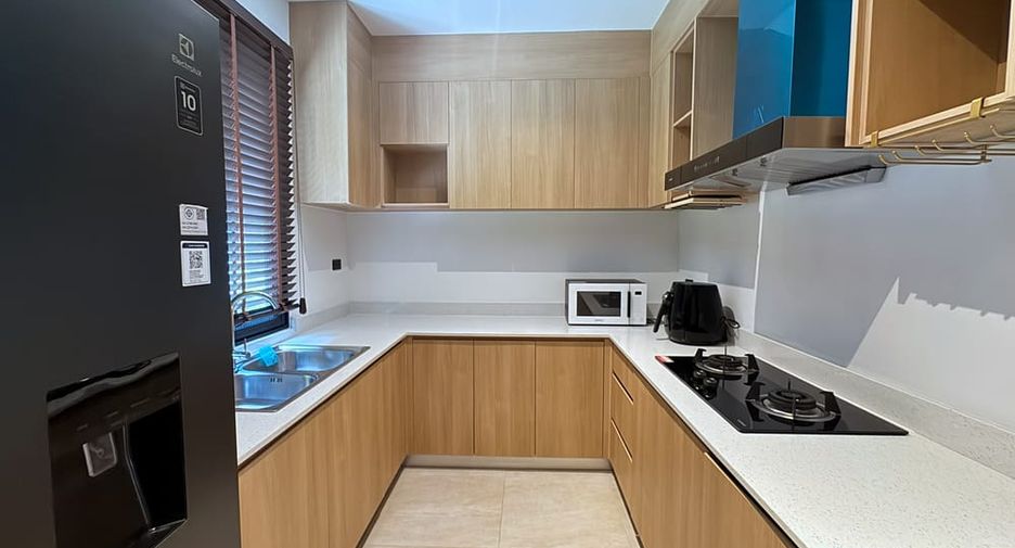 For rent and for sale 3 bedrooms villa in Bang Lamung, Chonburi