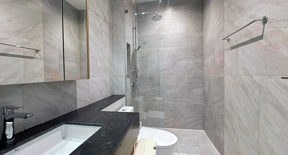 For rent and for sale 3 bedrooms villa in Bang Lamung, Chonburi