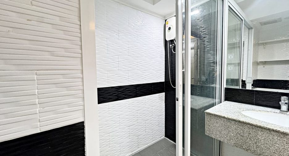 For sale 1 bed condo in Bang Lamung, Chonburi