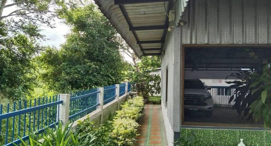 For sale warehouse in Si Racha, Chonburi