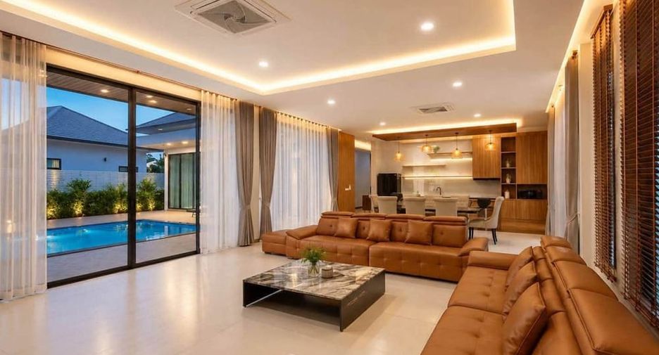 À louer 4 chambres villa à Bang Lamung, Chonburi