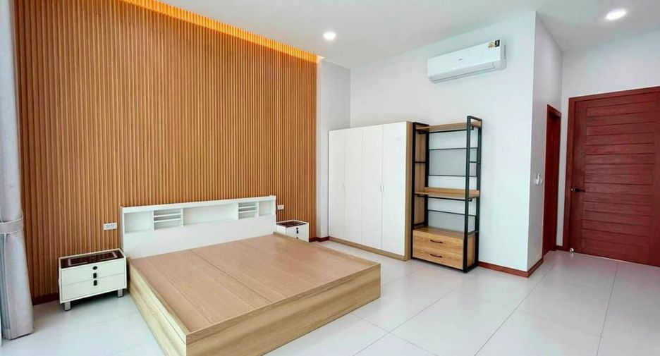 À louer 4 chambres villa à Bang Lamung, Chonburi