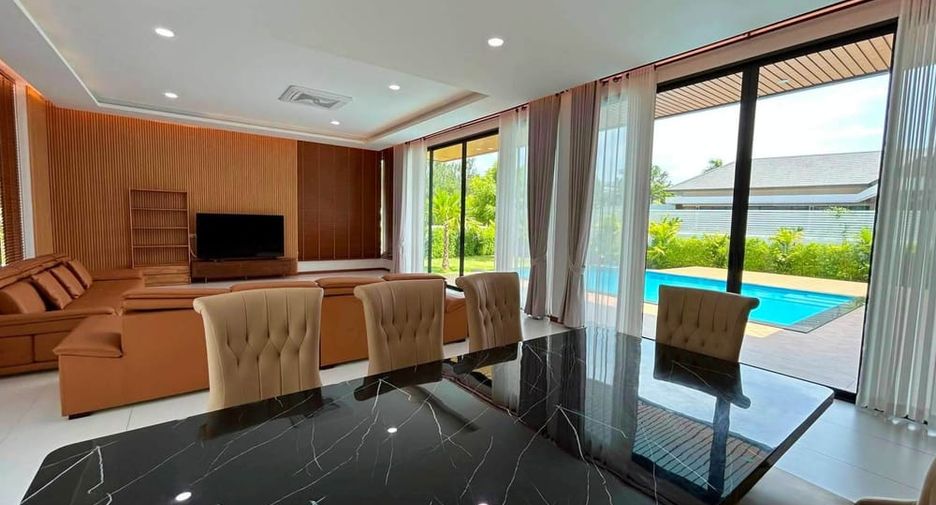 À louer 4 chambres villa à Bang Lamung, Chonburi