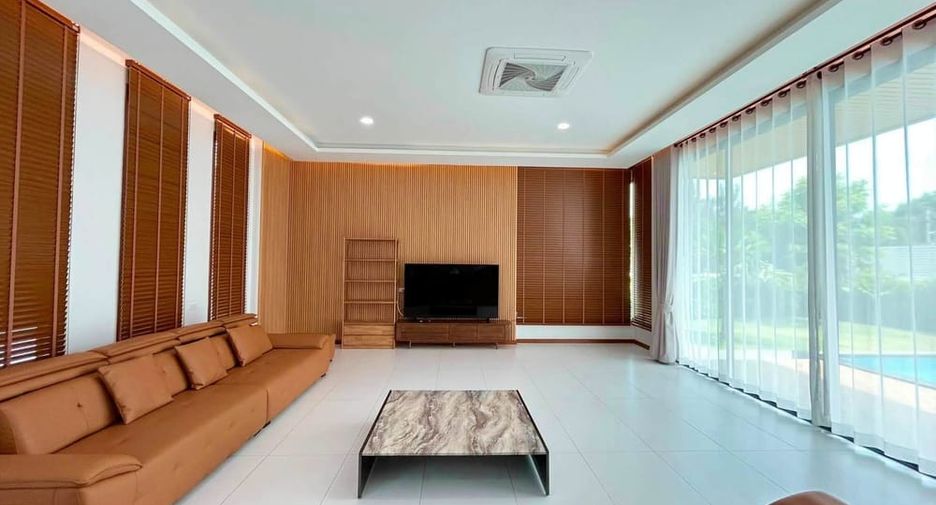 À louer 4 chambres villa à Bang Lamung, Chonburi