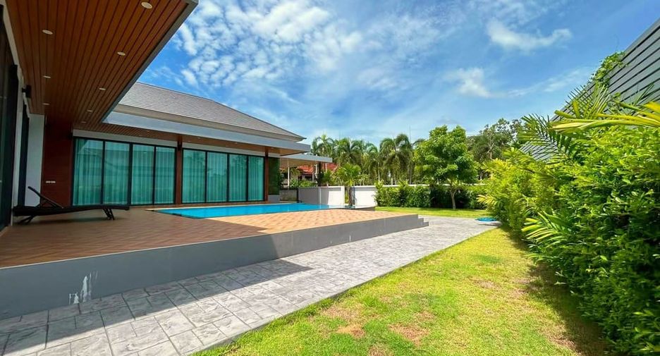 À louer 4 chambres villa à Bang Lamung, Chonburi