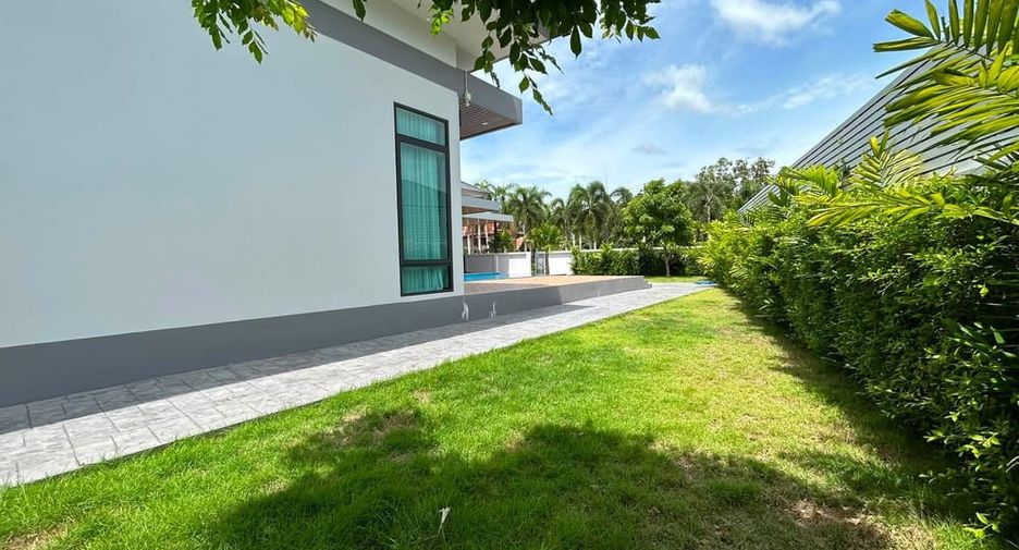 À louer 4 chambres villa à Bang Lamung, Chonburi