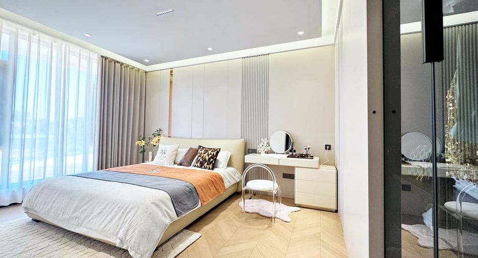 For sale 4 bedrooms villa in Bang Lamung, Chonburi