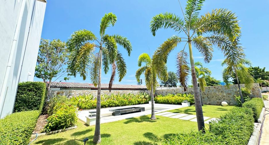 For sale 4 bedrooms villa in Bang Lamung, Chonburi