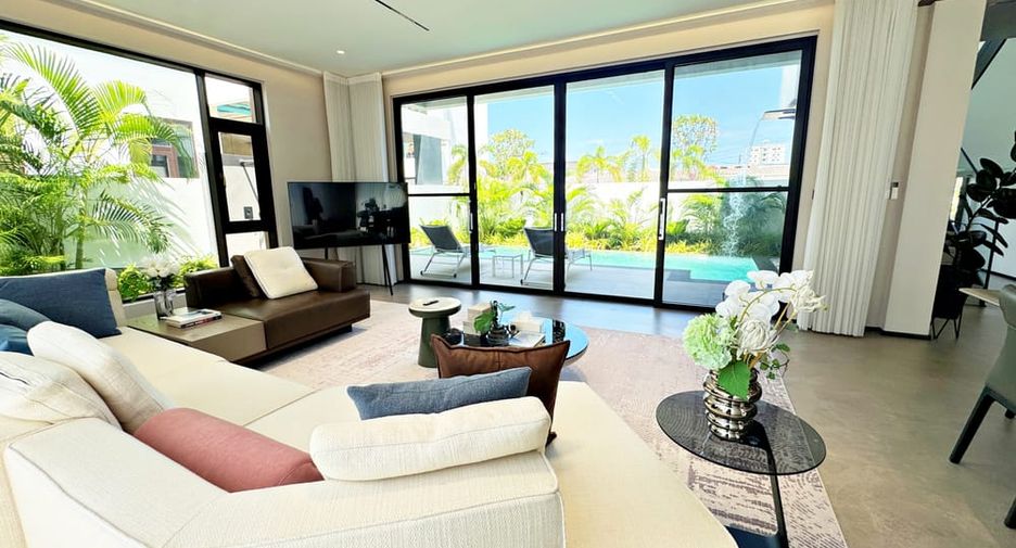 For sale 4 bedrooms villa in Bang Lamung, Chonburi