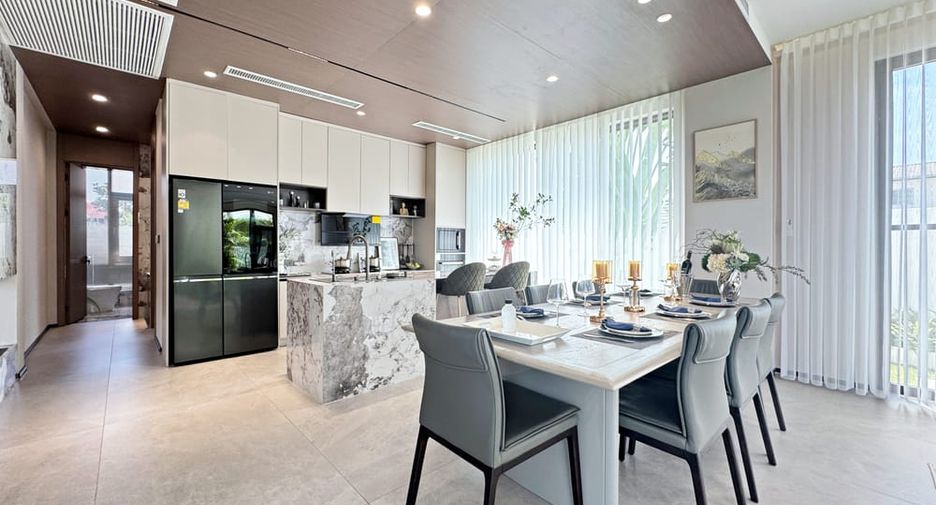For sale 4 bedrooms villa in Bang Lamung, Chonburi