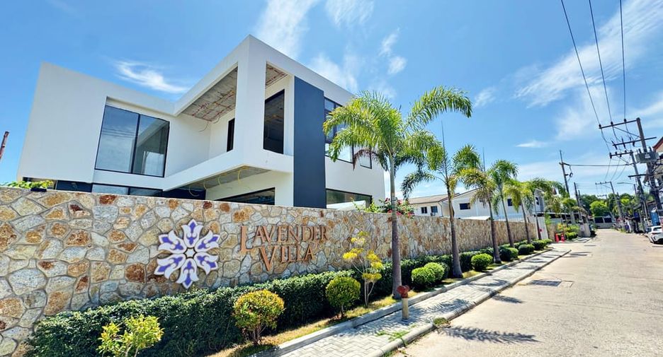 For sale 4 bedrooms villa in Bang Lamung, Chonburi