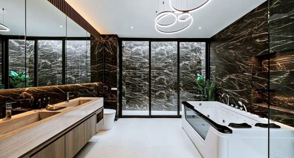 Villa en alquiler de 6 habitaciones en Jomtien, Pattaya